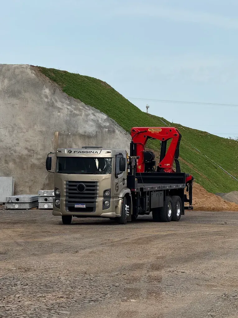 Caminhão Munck Fassina Palfinger MD 510